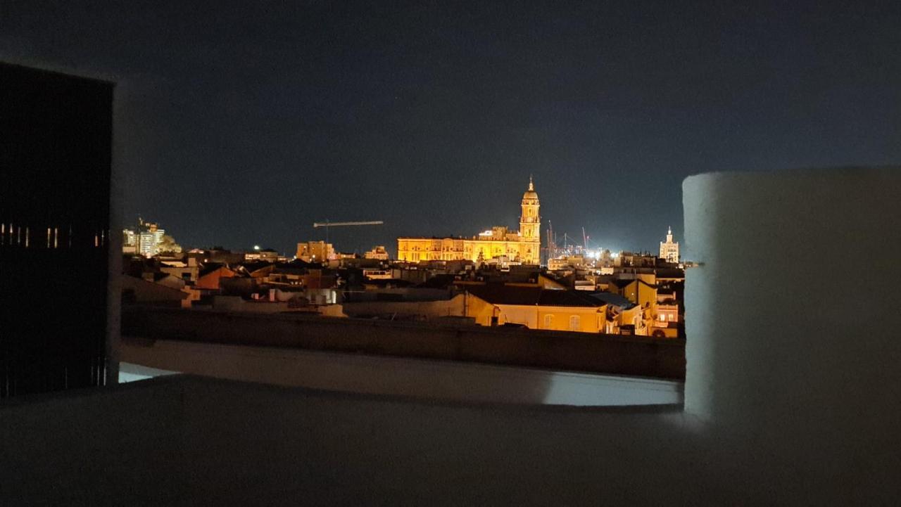 Penthouse With Solarium In The Center Of Malaga-atico Con Solarium En El Centro De Appartement *